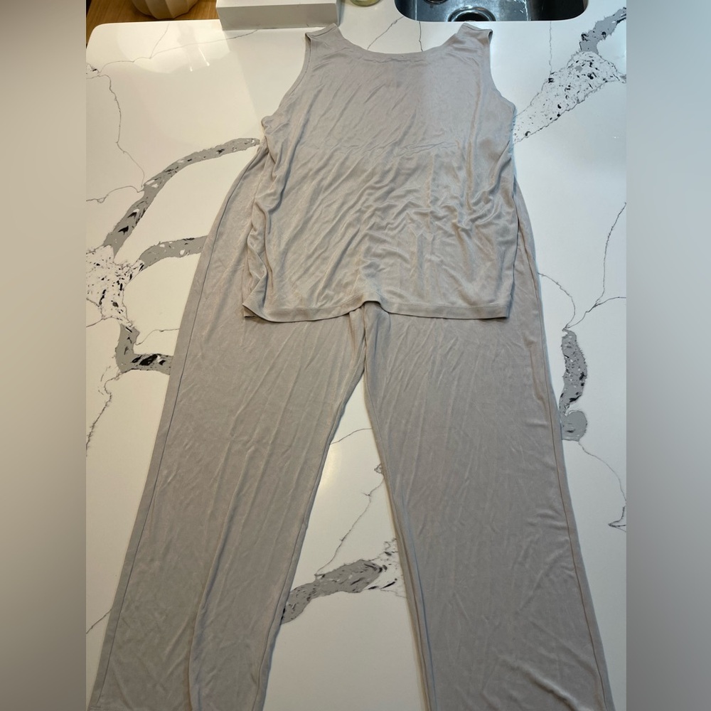 Chico’s size 3 Traveler’s set - Lightweight tank top and elastic waist pants